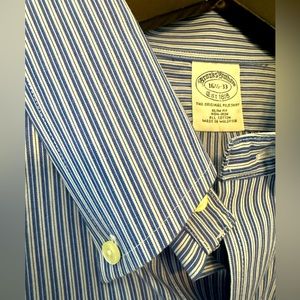 Brooks Brothers Men’s Wrinkle-Free Dress Shirt - Blue / White, Medium 16.5 x 33